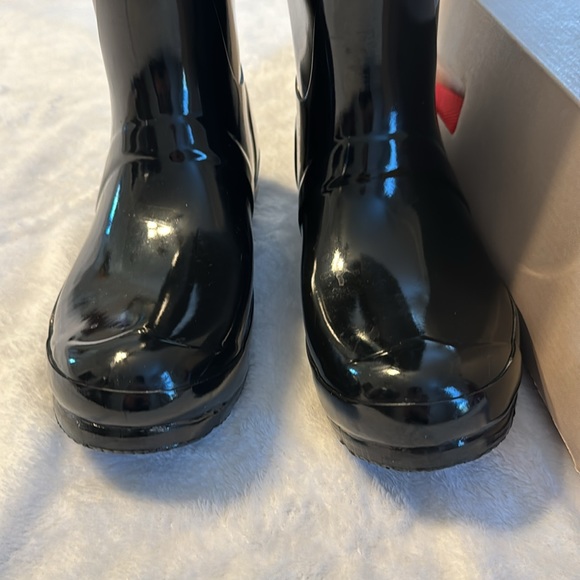 Hunter Black Gloss Tall rain boots with socks - Picture 4 of 11